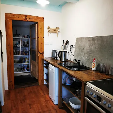 Domcek Paradajz 山林小屋 *